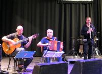 Musiciens et danseurs de Meskañ au fest noz de Franqueville le samedi 11 octobre 2014